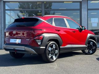 57200 : Hyundai Sarreguemines - Theobald Automobiles - HYUNDAI Kona - Kona - Ultimate Red métallisé - Traction - Hybride : Essence/Electrique