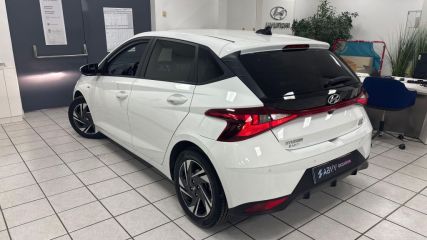 75010 : Hyundai Paris Nord - Goncourt Automobiles - HYUNDAI i20 Intuitive - i20 III - Blanc - Automate sequentiel - Essence sans plomb