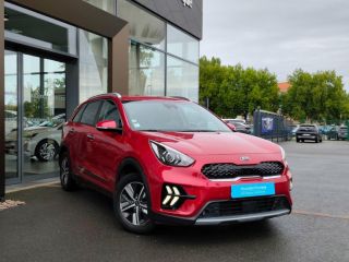 92250 : Hyundai Motor Company - KIA Niro - Niro - Rouge Magma métallisé - Traction - Hybride rechargeable : Essence/Electrique