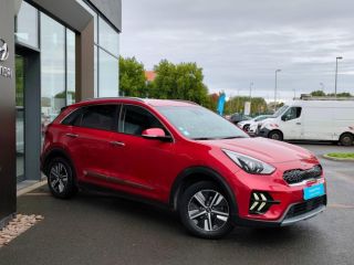 92250 : Hyundai Motor Company - KIA Niro - Niro - Rouge Magma métallisé - Traction - Hybride rechargeable : Essence/Electrique