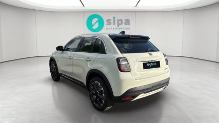 75010 : Hyundai Paris Nord - Goncourt Automobiles - FIAT 600 La Prima - 600 - Blanc                                              - Boîte automatique - Essence sans plomb