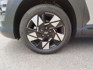 75010 : Hyundai Paris Nord - Goncourt Automobiles - HYUNDAI KONA HYBRID Creative - KONA II - Gris - Automate sequentiel - Essence / Courant électrique