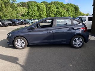 75010 : Hyundai Paris Nord - Goncourt Automobiles - HYUNDAI i20 Initia - i20 III - Gris - Boîte manuelle - Essence sans plomb