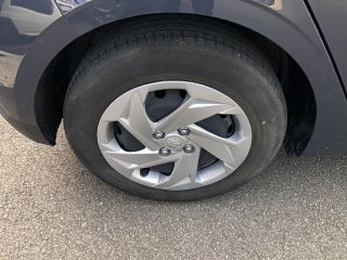 75010 : Hyundai Paris Nord - Goncourt Automobiles - HYUNDAI i20 Initia - i20 III - Gris - Boîte manuelle - Essence sans plomb