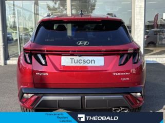 57200 : Hyundai Sarreguemines - Theobald Automobiles - HYUNDAI Tucson - Tucson - Ultimate Red Métal - Traction - Hybride : Essence/Electrique