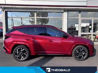 57200 : Hyundai Sarreguemines - Theobald Automobiles - HYUNDAI Tucson - Tucson - Ultimate Red Métal - Traction - Hybride : Essence/Electrique