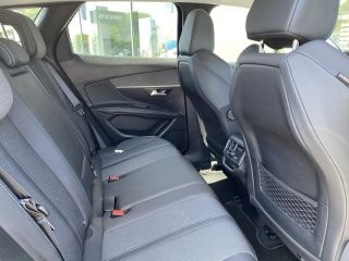 92250 : Hyundai Motor Company - PEUGEOT 3008 - 3008 - Noir Perla Nera (M) - Traction - Diesel