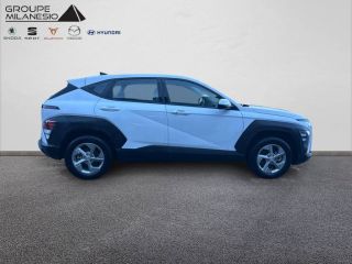 75010 : Hyundai Paris Nord - Goncourt Automobiles - HYUNDAI KONA Intuitive - KONA (02/2023) - ATLAS WHITE - Automate sequentiel - Essence / Courant électrique