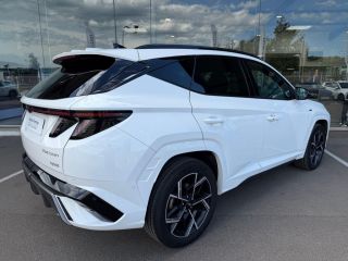 75010 : Hyundai Paris Nord - Goncourt Automobiles - HYUNDAI TUCSON N Line Executive - TUCSON IV - Blanc - Boîte automatique - Essence / Courant électrique