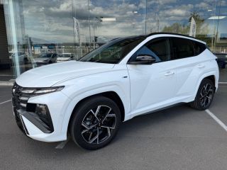 75010 : Hyundai Paris Nord - Goncourt Automobiles - HYUNDAI TUCSON N Line Executive - TUCSON IV - Blanc - Boîte automatique - Essence / Courant électrique