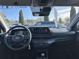 75010 : Hyundai Paris Nord - Goncourt Automobiles - HYUNDAI i20 Initia - i20 (08/2023) - META BLUE - Boîte manuelle - Essence sans plomb