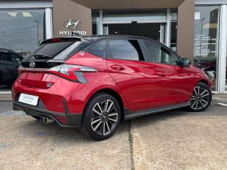 72100 : Hyundai Le Mans - GCH LE MANS - HYUNDAI i20 - i20 - Dragon Red Métal/Toit/rétro Black - Traction - Essence/Micro-Hybride
