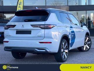 54520 : Hyundai Nancy - Théobald Automobiles - MITSUBISHI Outlander - Outlander - Diamond White Spéciale/Toit Noir - Transmission intégrale - Hybride rechargeable : Essence/Electrique