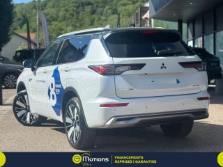 54520 : Hyundai Nancy - Théobald Automobiles - MITSUBISHI Outlander - Outlander - Diamond White Spéciale/Toit Noir - Transmission intégrale - Hybride rechargeable : Essence/Electrique