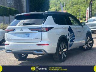 54520 : Hyundai Nancy - Théobald Automobiles - MITSUBISHI Outlander - Outlander - Diamond White Spéciale/Toit Noir - Transmission intégrale - Hybride rechargeable : Essence/Electrique