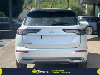 54520 : Hyundai Nancy - Théobald Automobiles - MITSUBISHI Outlander - Outlander - Diamond White Spéciale/Toit Noir - Transmission intégrale - Hybride rechargeable : Essence/Electrique