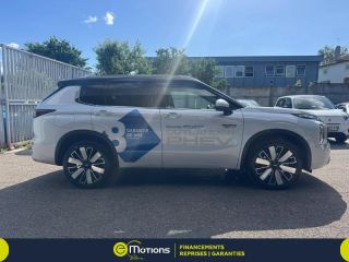 54520 : Hyundai Nancy - Théobald Automobiles - MITSUBISHI Outlander - Outlander - Diamond White Spéciale/Toit Noir - Transmission intégrale - Hybride rechargeable : Essence/Electrique