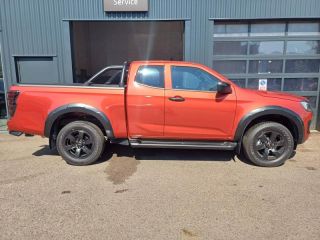 54520 : Hyundai Nancy - Théobald Automobiles - ISUZU D-Max - D-Max - Namibu Orange Mica - Transmission intégrale enclenc - Diesel