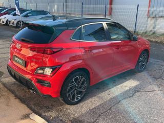 75010 : Hyundai Paris Nord - Goncourt Automobiles - HYUNDAI KONA N Line Executive - KONA - IGNITE RED/PHANTOM BLACK - Boîte manuelle - Essence sans plomb