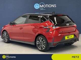 57100 : Hyundai Thionville - Théobald Automobiles - HYUNDAI i20 - i20 - Dragon Red Métal/Toit/rétro Black - Traction - Essence/Micro-Hybride