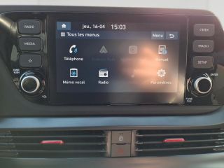 56000 : Hyundai Vannes - Park Lann Automobiles - HYUNDAI i20 - i20 - Dragon Red Métal/Toit/rétro Black - Traction - Essence/Micro-Hybride