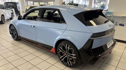 75010 : Hyundai Paris Nord - Goncourt Automobiles - HYUNDAI IONIQ 5 N  - IONIQ 5 - Bleu - Automate à fonct. Continu - Courant électrique