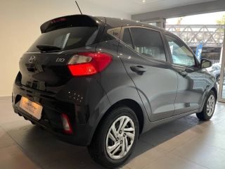 78180 : Hyundai Montigny-le-Bretonneux - Courtois Automobiles - HYUNDAI i10 - i10 - Aurora Grey Métal - Traction - Essence