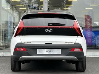 57200 : Hyundai Sarreguemines - Theobald Automobiles - HYUNDAI Bayon - Bayon - Polar White/Toit/rétros Black - Traction - Essence/Micro-Hybride