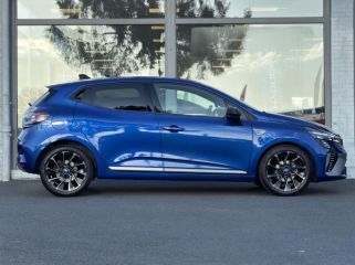 57200 : Hyundai Sarreguemines - Theobald Automobiles - RENAULT Clio - Clio - Bleu Iron - Traction - Essence