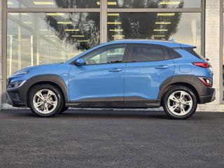 57200 : Hyundai Sarreguemines - Theobald Automobiles - HYUNDAI Kona - Kona - Surfy Blue Métal - Traction - Essence/Micro-Hybride