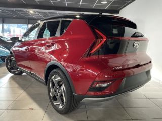 54520 : Hyundai Nancy - Théobald Automobiles - HYUNDAI Bayon - Bayon - Dragon Red Métal/Toit+rétros Black - Traction - Essence