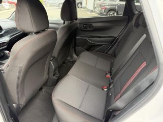 14112 : Hyundai Caen - Trajectoire Automobiles - HYUNDAI i20 - i20 - Atlas White/Toit+rétros Black - Traction - Essence