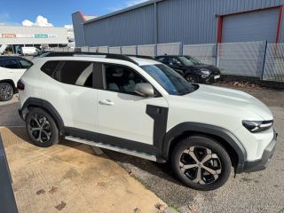 75010 : Hyundai Paris Nord - Goncourt Automobiles - DACIA DUSTER Journey - DUSTER III - BLANC - Boîte manuelle - Essence ou gaz