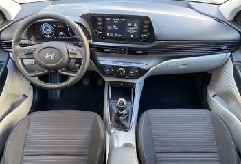 75010 : Hyundai Paris Nord - Goncourt Automobiles - HYUNDAI i20 Intuitive - i20 III - Gris - Boîte manuelle - Essence sans plomb