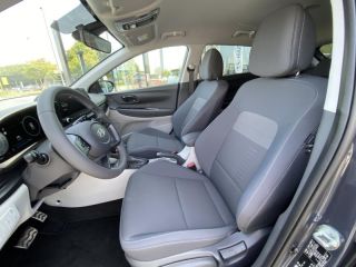 92250 : Hyundai Motor Company - HYUNDAI Bayon - Bayon - Vert - Traction - Essence