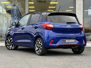 57200 : Hyundai Sarreguemines - Theobald Automobiles - HYUNDAI i10 - i10 - Intense Blue Métal/Toit/rétros Black - Traction - Essence