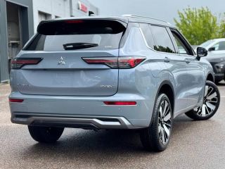 54520 : Hyundai Nancy - Théobald Automobiles - MITSUBISHI Outlander - Outlander - Moonstone Grey Premium/Toit Noir - Transmission intégrale - Hybride rechargeable : Essence/Electrique