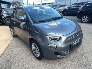 75010 : Hyundai Paris Nord - Goncourt Automobiles - FIAT 500e BERLINE Action Plus - 500 III - Gris - Automate à fonct. Continu - Courant électrique