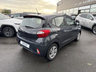 56000 : Hyundai Vannes - Park Lann Automobiles - HYUNDAI i10 - i10 - Phantom Black Métal - Traction - Essence