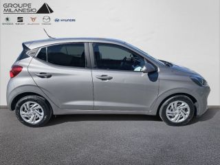 75010 : Hyundai Paris Nord - Goncourt Automobiles - HYUNDAI i10 Creative - i10 (12/2019-05/2023) - Marron - Boîte manuelle - Essence sans plomb
