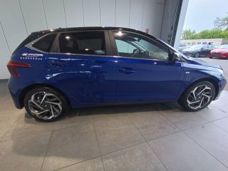 92250 : Hyundai Motor Company - HYUNDAI i20 - i20 - Intense Blue Métal/Toit/rétro Black - Traction - Essence/Micro-Hybride