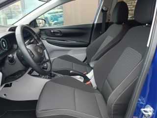 92250 : Hyundai Motor Company - HYUNDAI i20 - i20 - Intense Blue Métal/Toit/rétro Black - Traction - Essence/Micro-Hybride