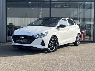 54520 : Hyundai Nancy - Théobald Automobiles - HYUNDAI i20 - i20 - Atlas White Métal/Toit/rétros Black - Traction - Essence/Micro-Hybride