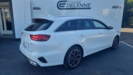 75010 : Hyundai Paris Nord - Goncourt Automobiles - KIA CEED SW GT-line - CEED III - Blanc - Boîte automatique - Essence sans plomb