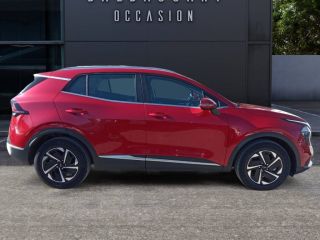 75010 : Hyundai Paris Nord - Goncourt Automobiles - KIA SPORTAGE Active - SPORTAGE V - Rouge - Boîte automatique - Essence / Courant électrique