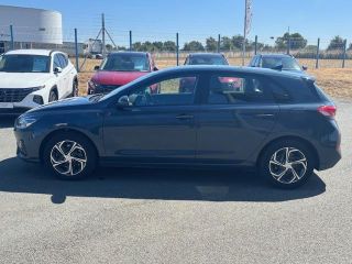 49300 : Hyundai Cholet - Océane Auto - HYUNDAI i30 Business - i30 III - Bleu - Boîte séquentielle - Diesel