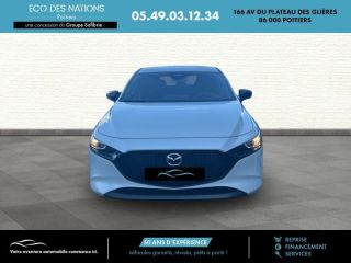 86000 : Hyundai Poitiers - Eco des Nations - MAZDA Mazda 3 - Mazda 3 - Blanc - Traction - Essence/Micro-Hybride