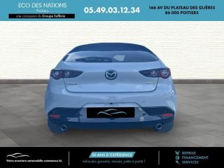 86000 : Hyundai Poitiers - Eco des Nations - MAZDA Mazda 3 - Mazda 3 - Blanc - Traction - Essence/Micro-Hybride