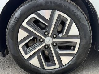 14112 : Hyundai Caen - Trajectoire Automobiles - HYUNDAI Kona - Kona - Shimmering Silver Métal - Traction - Electrique