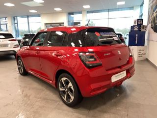 75010 : Hyundai Paris Nord - Goncourt Automobiles - SUZUKI SWIFT Pack - SWIFT IV - Rouge - Boîte manuelle - Essence sans plomb